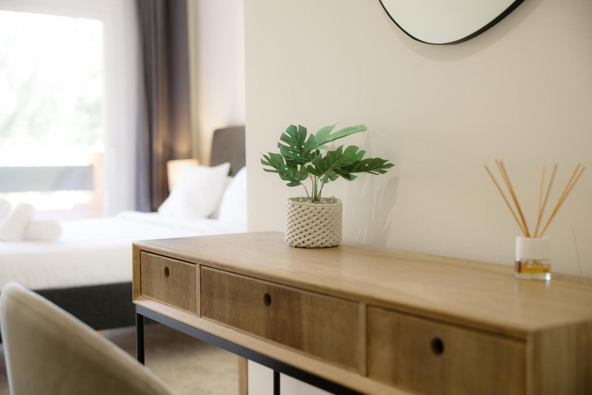 With Large Terrace, Swimming Pool And Areas, Next To Puerto Banus Appartamento