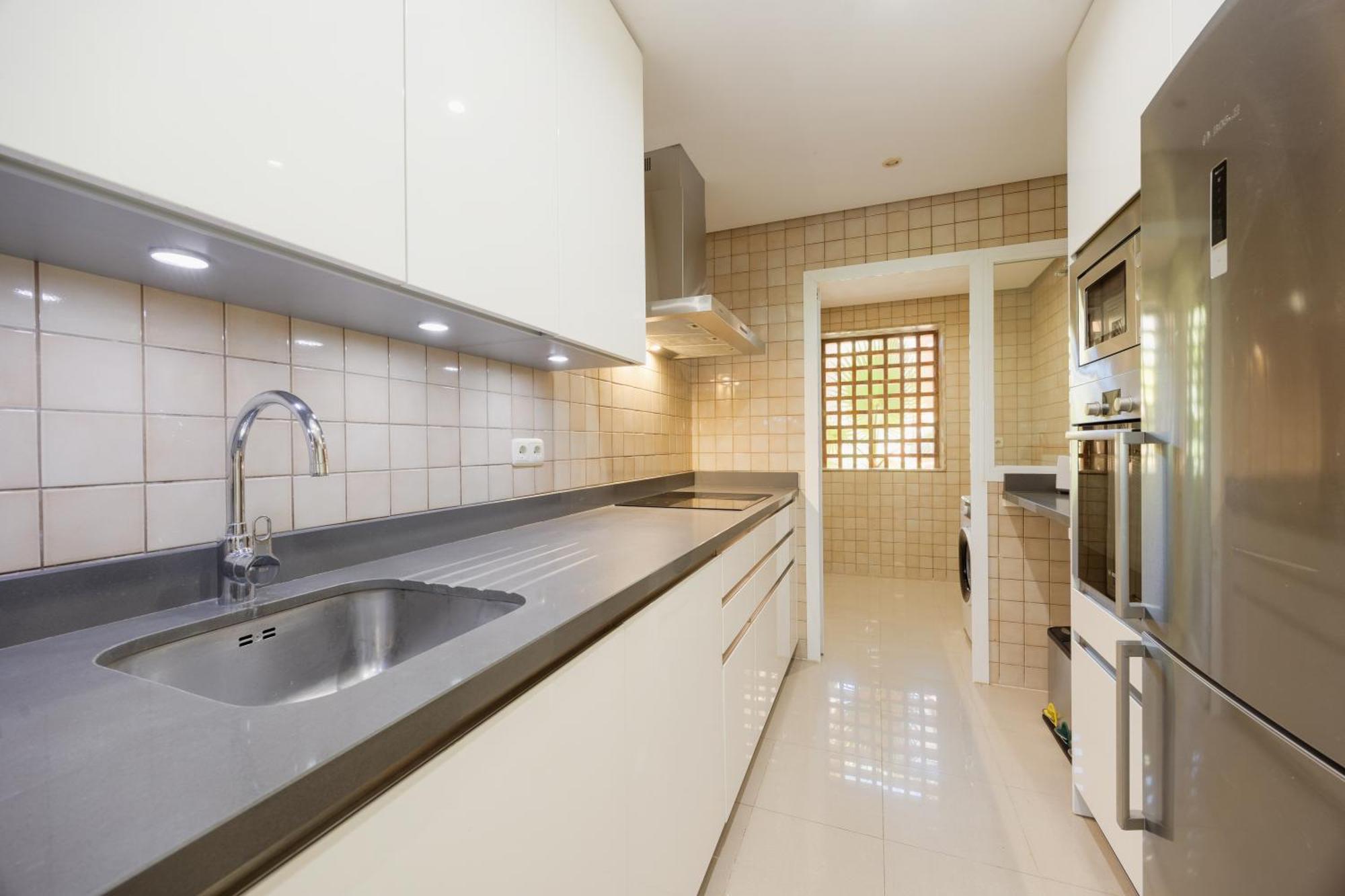 With Large Terrace, Swimming Pool And Areas, Next To Puerto Banus Appartamento Marbella