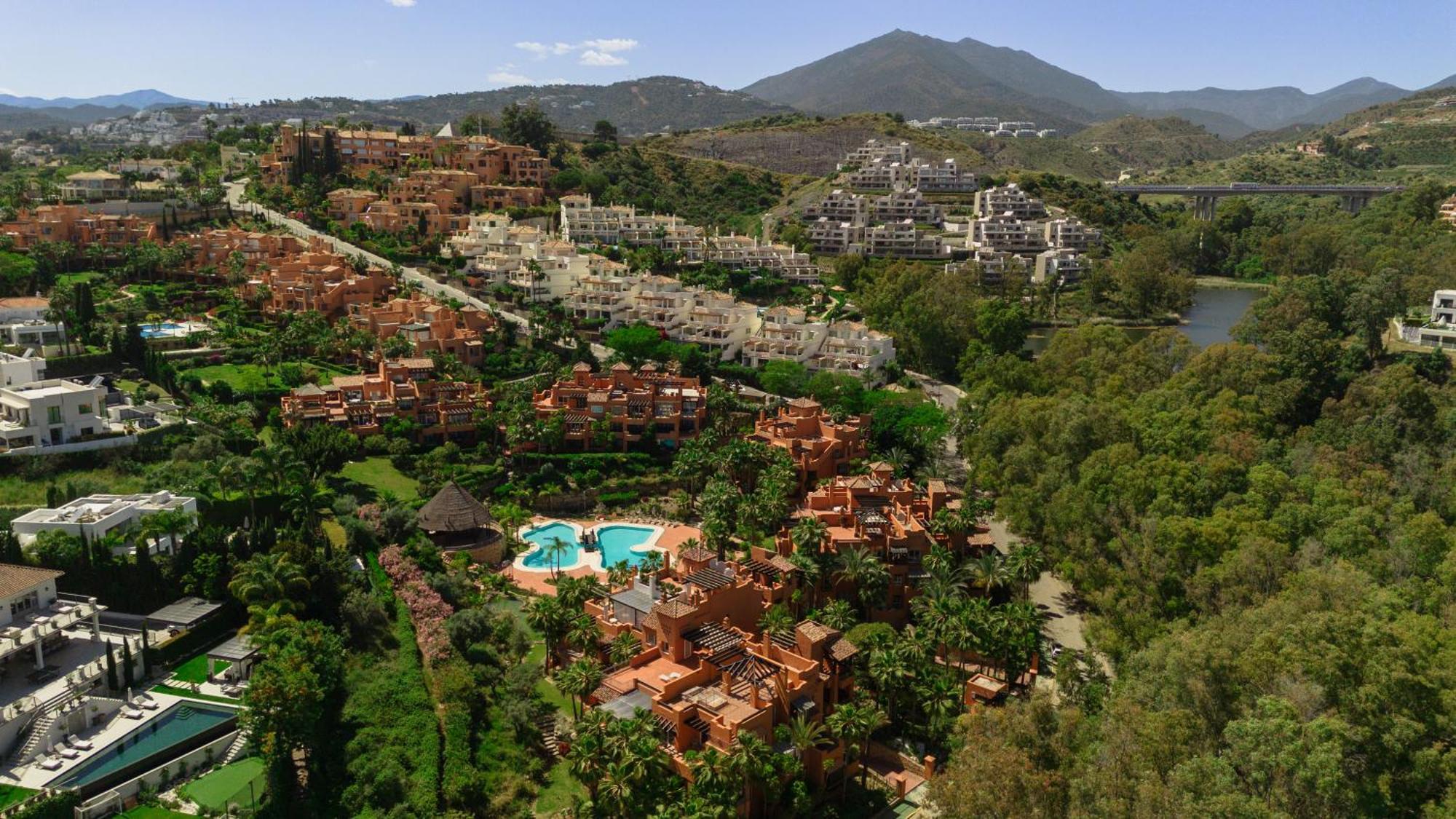 With Large Terrace, Swimming Pool And Areas, Next To Puerto Banus * Marbella